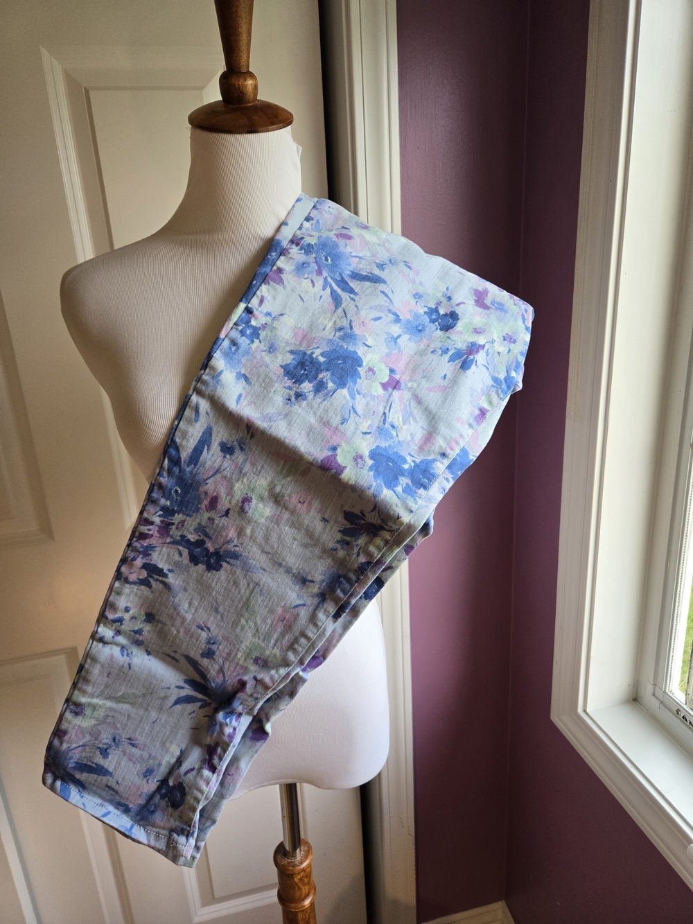 Bandolino Floral Skinny Jeans in Blue and Lavender - 14